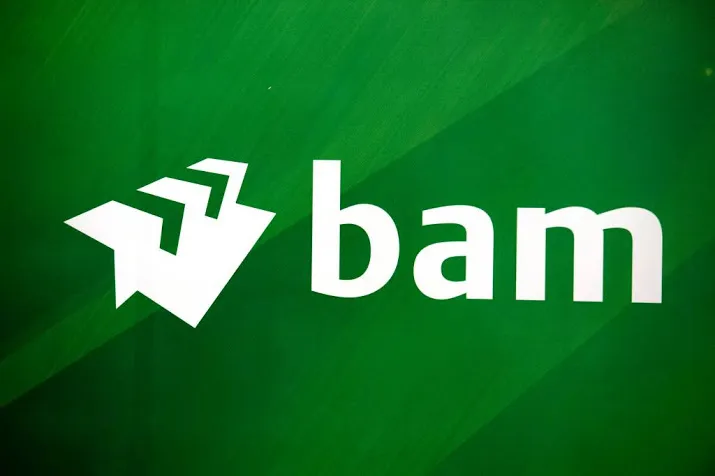 bam weer onderuit op damrak