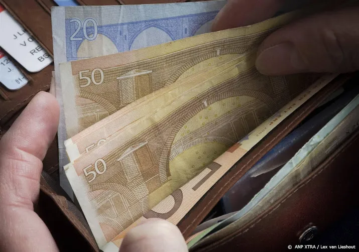banken laten klanten kosteloos geld overmaken naar turkije