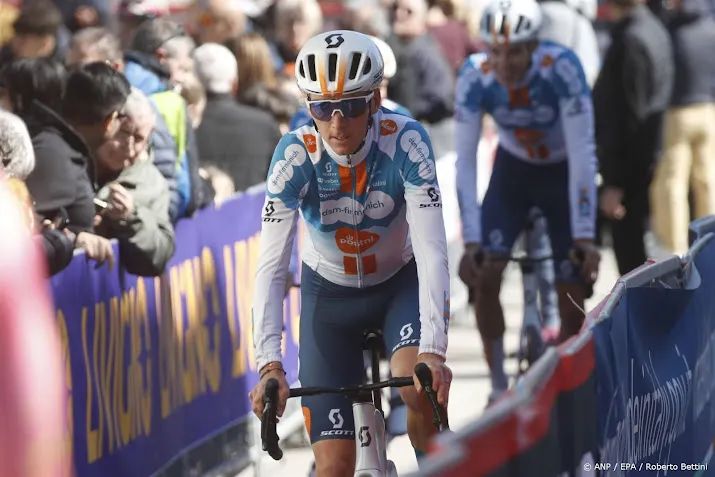 bardet heeft hersenschudding en stapt af in tirreno adriatico