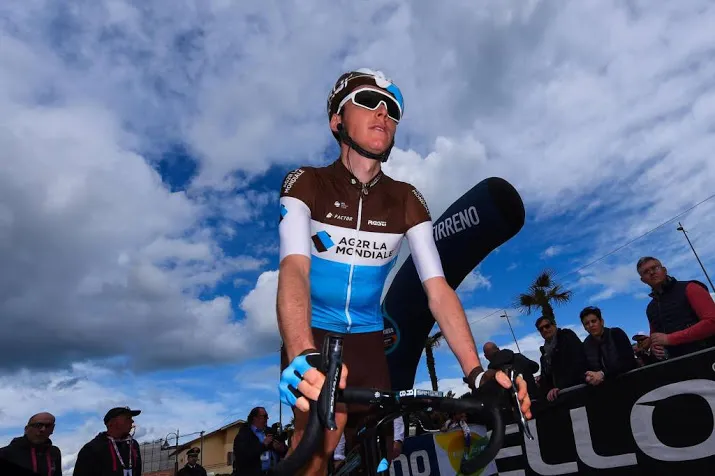 bardet kent zijn helpers in de tour