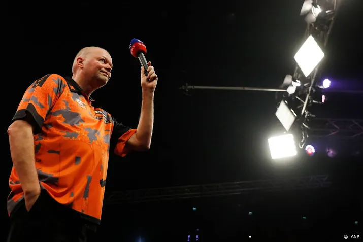 barney laat grand slam of darts schieten