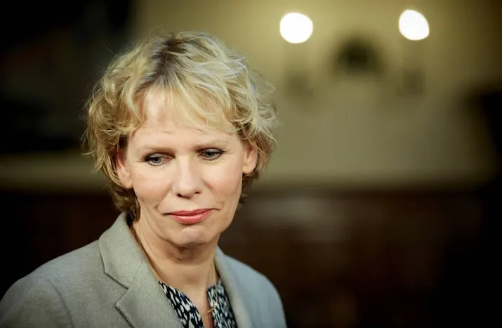 barth per direct weg uit eerste kamer
