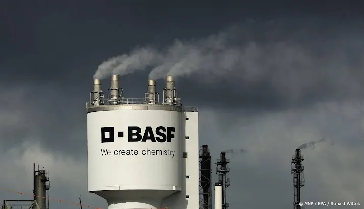 basf uit project indonesie om volk zonder contact met buitenwereld
