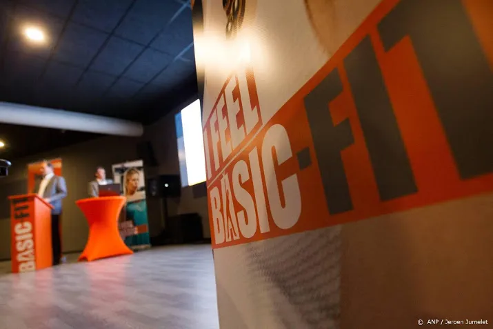 basic fit koopt branchegenoot fitland