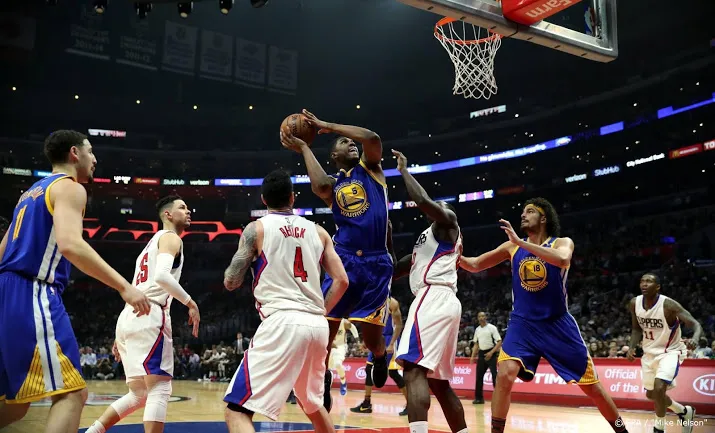 basketbalcompetitie nba bevestigt gesprekken met disney