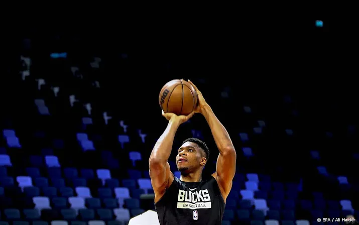 basketballer antetokounmpo leidt bucks met 50 punten naar winst