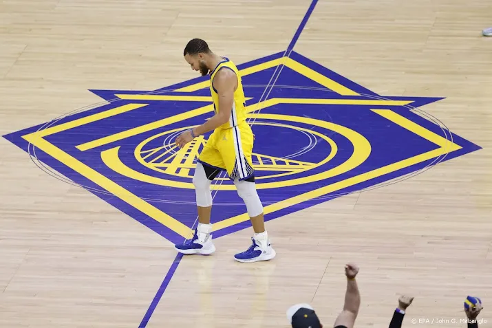 basketballer curry doorbreekt grens van 20 000 punten in nba