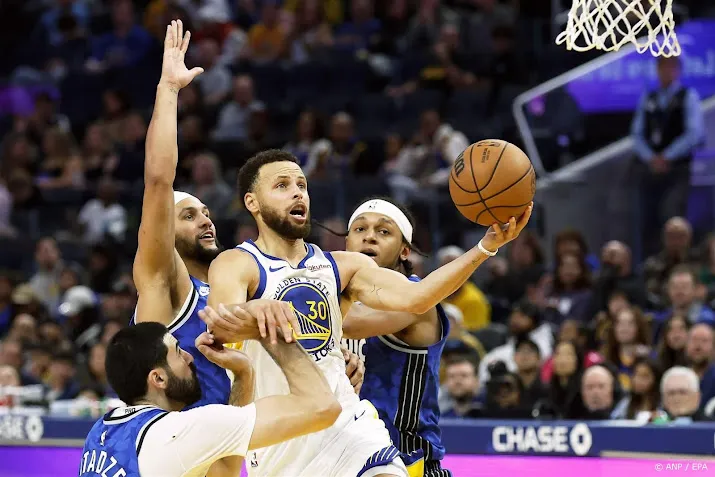 basketballer curry leidt warriors in nba langs orlando magic