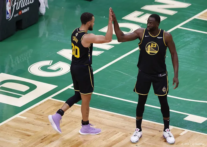 basketballer curry zet warriors weer naast celtics in nba finale