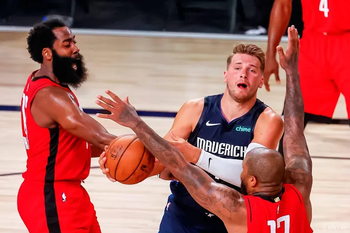 basketballer doncic leidt mavericks in verlenging langs bucks