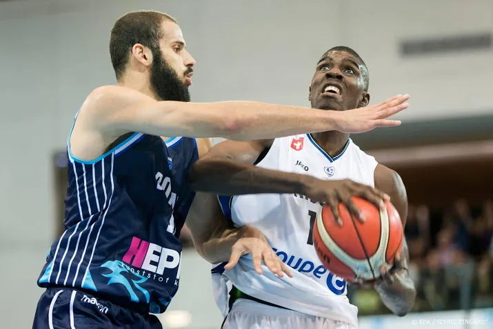 basketballer hammink weg bij donar