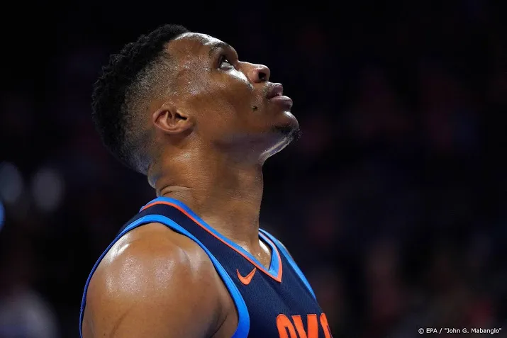 basketballer westbrook passeert mijlpaal tegen lakers
