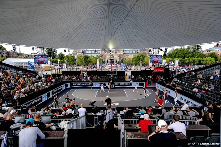 basketballers 33 naar kwartfinale okt basketbalsters eruit