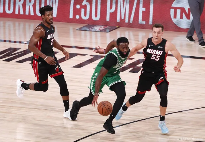 basketballers boston celtics verkleinen achterstand op miami heat