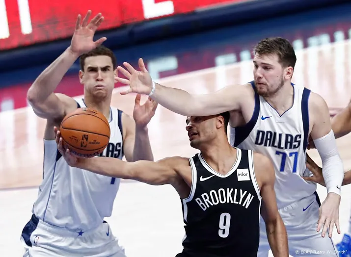 basketballers brooklyn in verlenging langs boston