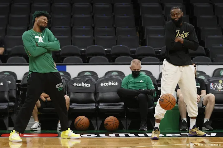 basketballers celtics nemen afstand van bucks