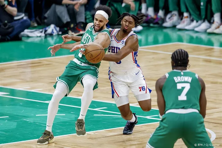 basketballers celtics trekken stand in play offs nba gelijk