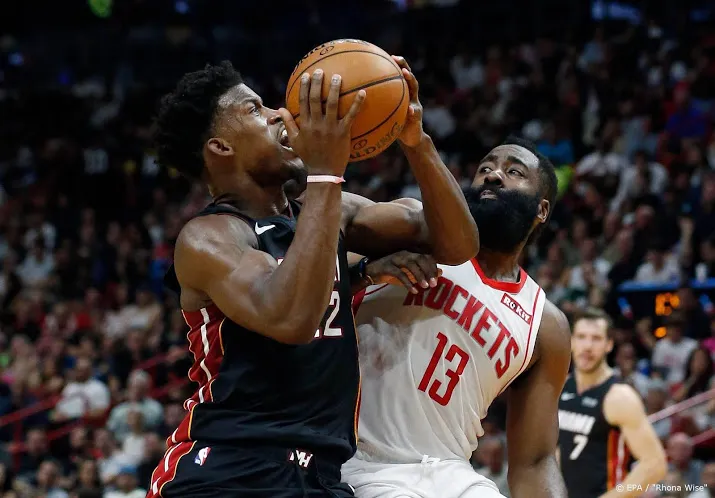 basketballers houston rockets winnen in verlenging van celtics