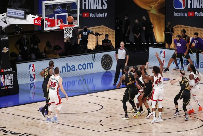 basketballers lakers missen eerste kans op nba titel