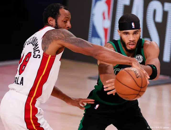 basketballers miami heat op 2 0 voorsprong in conference finals
