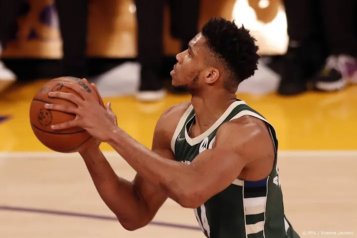 basketballers milwaukee veel te sterk voor bulls