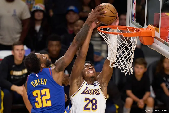 basketballers nuggets een zege verwijderd van de nba finale