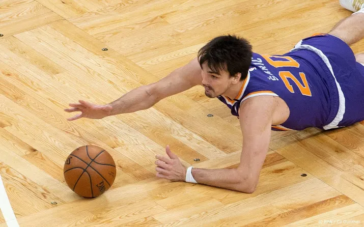 basketballers phoenix nestelen zich naast koploper utah jazz