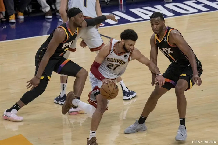 basketballers phoenix verkleinen achterstand op denver