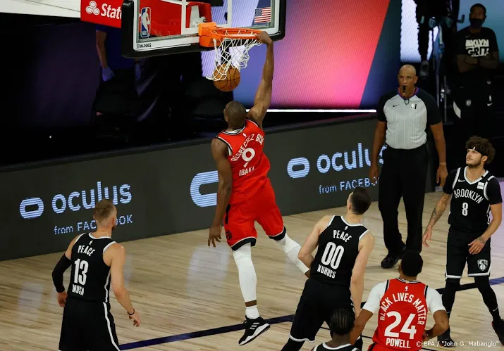 basketballers toronto en boston richting tweede ronde play offs
