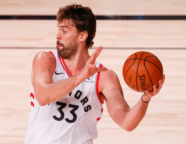 basketballers toronto raptors starten play offs nba met zege