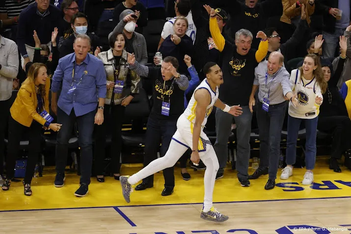 basketballers warriors op de rand van tweede ronde play offs nba