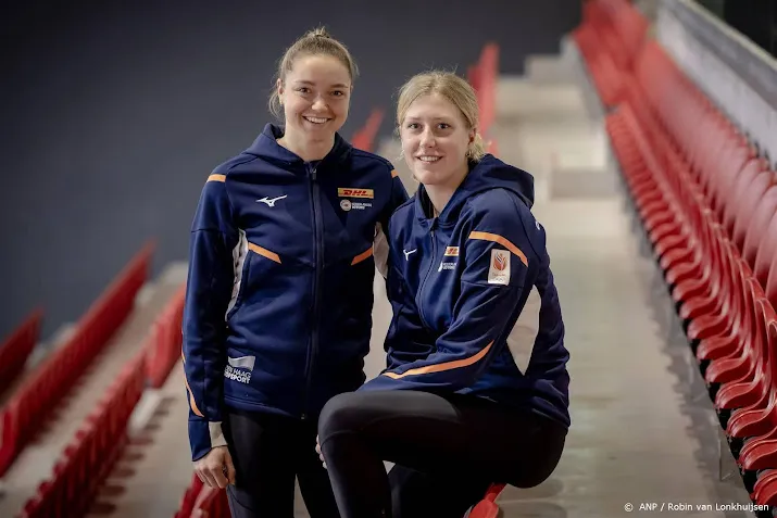 beachvolleybalsters van driel en piersma op ek naar kwartfinale