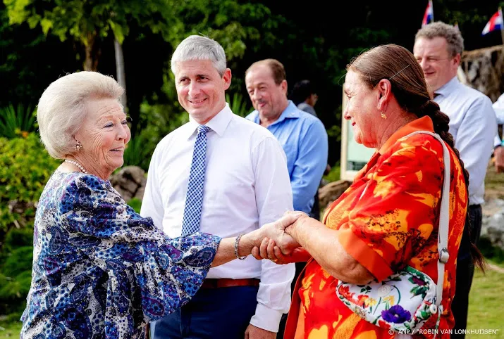 beatrix welkom thuis geheten op saba