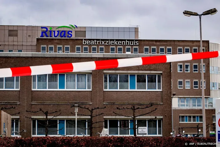 beatrixziekenhuis gorinchem afgesloten met rood witte linten