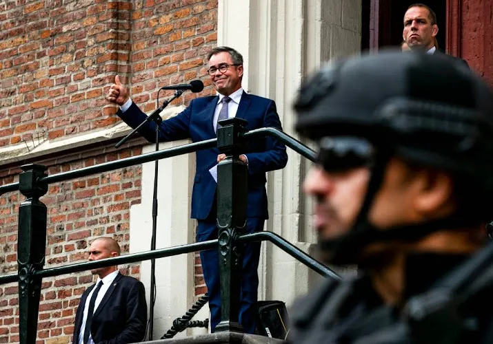 bedreigde burgemeester wienen niet bij intocht