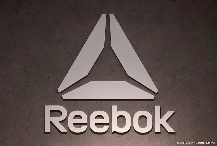 bedrijf achter reebok koopt ook sportkledingmerk champion