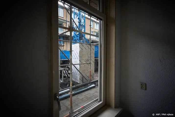 bedrijfsinvesteringen omlaag wel meer geld naar woningen