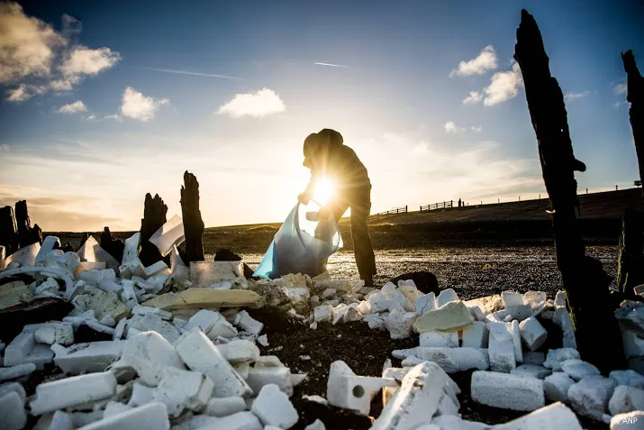 bedrijven gaan strijd aan met zwerfplastic