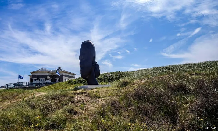 beelden plensa mogelijk op hofvijver