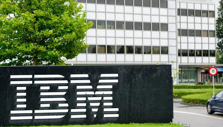 belastingstrop drukt ibm in rode cijfers