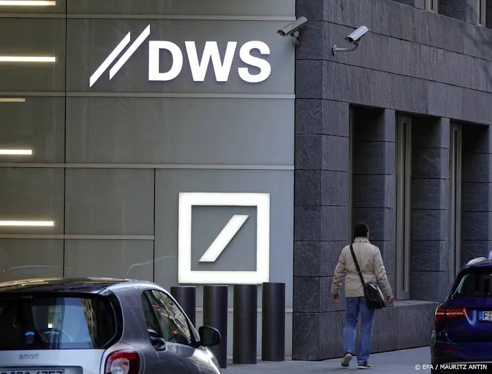 beleggers schrikken van onderzoek naar vermogenstak deutsche bank