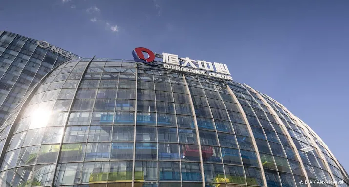 beleggers wachten op rentebetaling chinees vastgoedconcern evergrande