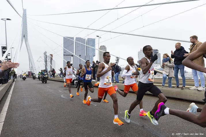 belg abdi voor tweede keer de snelste in marathon van rotterdam
