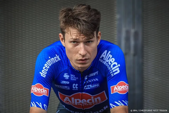 belg philipsen wint derde etappe van tour de france in de sprint