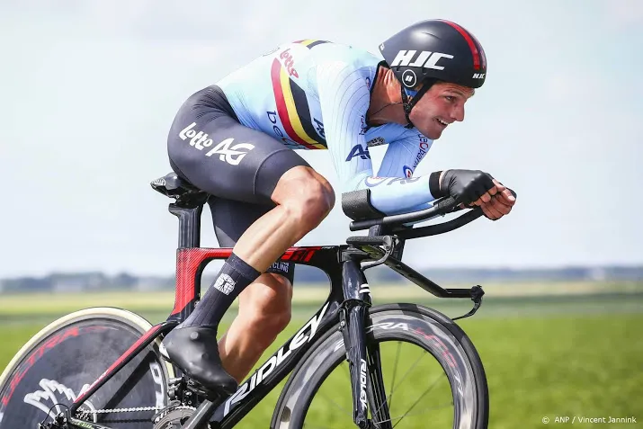 belg van moer soleert naar ritzege in criterium du dauphine