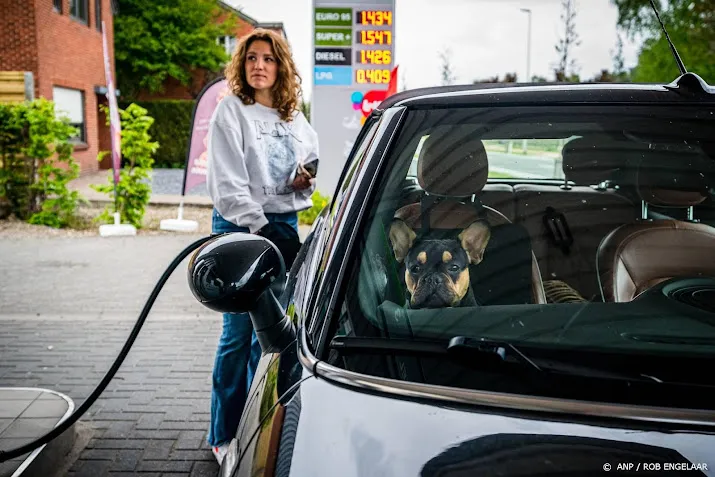 belgen verlagen accijns diesel en benzine stuk goedkoper