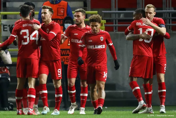 belgisch voetbalduel kortrijk antwerp afgelast vanwege corona