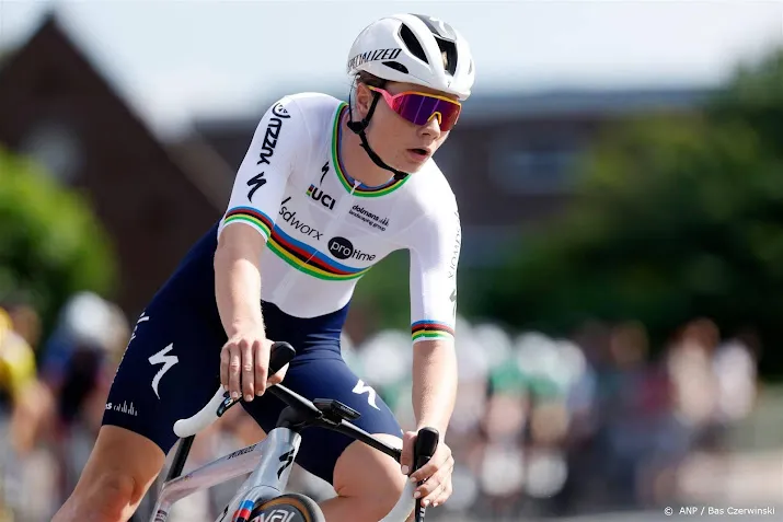 belgische renster kopecky zegeviert in tijdrit simac ladies tour