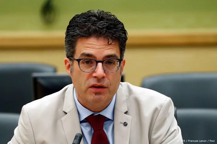 belgische topviroloog handenschuddende minister ongeloofwaardig