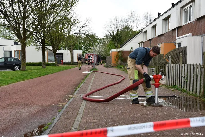 benzine achtige stof in riool lelystad nog altijd niet weg